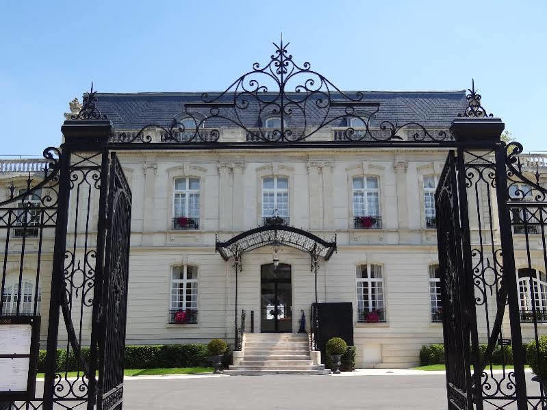 Chateau De Rilly - Les Collectionneurs Hotel Exterior photo